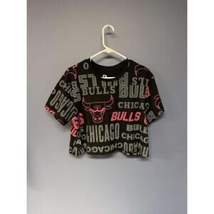 Chicago Bulls All Over Print Crop Top Shirt Black Pink XXL NBA 2022